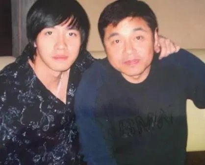 俞灏明家庭背景 他父亲是什么人