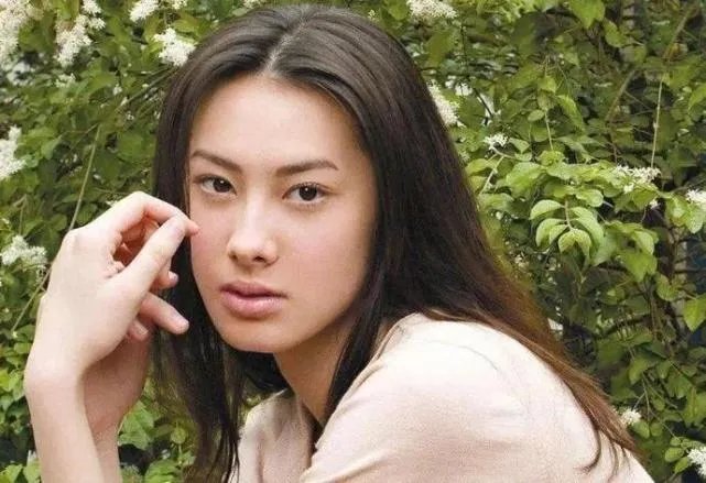 豪门“弃妇”梁洛施:为李泽楷生下三个儿子,为何依旧嫁不进李家?