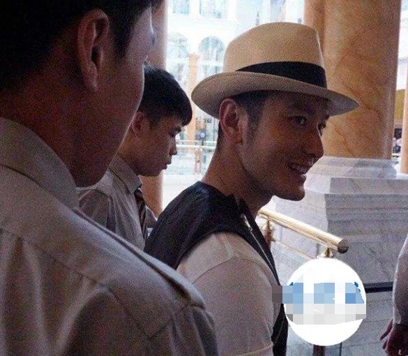 黄晓明为什么推掉工作？