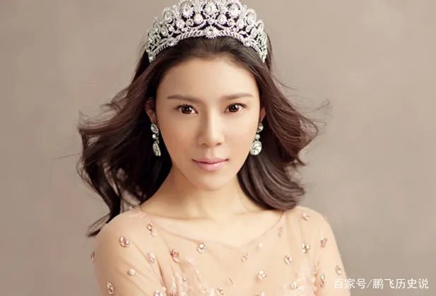 林丹为她抛弃孕妻,李泽楷为她牵肠挂肚,赵雅淇的手段有多厉害?