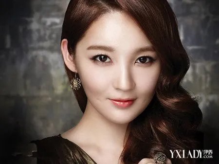 姜敏京浓妆照片曝光姜敏京承认整容