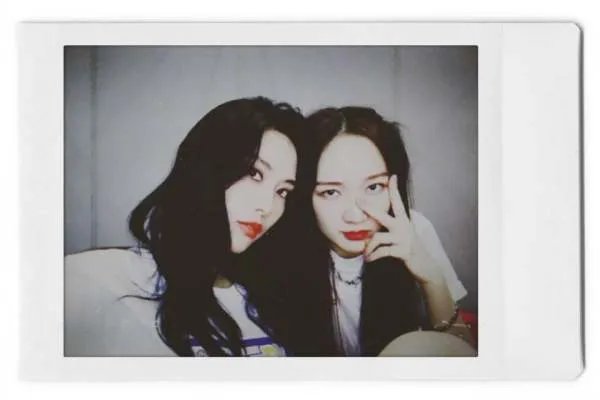 孟佳与王霏霏的关系怎么样?如何看待孟佳哭着看王霏霏?