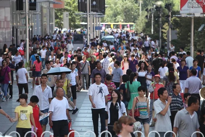 英国与中国2019人口总数有多少亿 哪国实力更强？