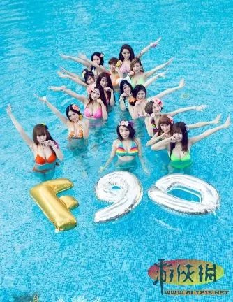 f90美女天团爆红 人间大胸器 宅男的镇宅福利