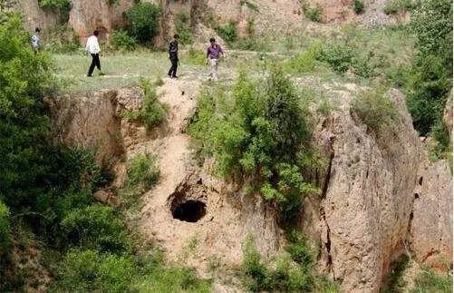 男子自学风水盗墓是怎么回事？