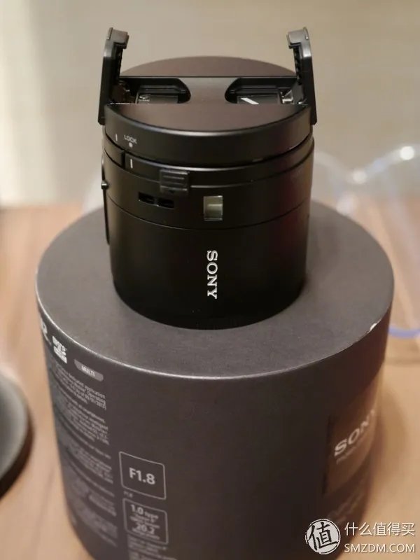 SONY 索尼 DSC-QX100 镜头式数码相机，极其有爱的新鲜玩意儿