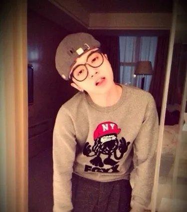 华晨宇富二代照片曝光 真实家庭背景资料遭深扒