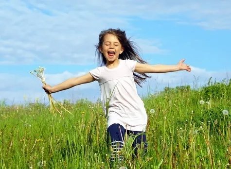 英国7岁女童患早衰症 容颜苍老皮肤发绿