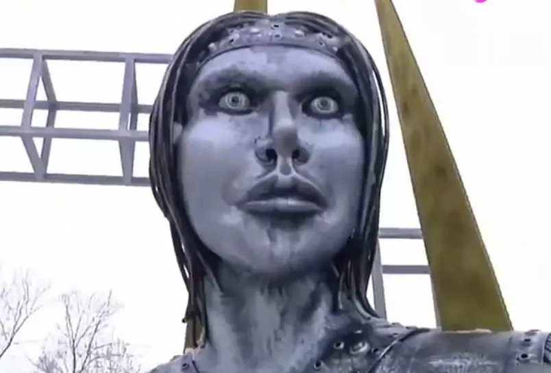 俄罗斯雕像因太吓人建成3天后被拆除，你对此怎么看？