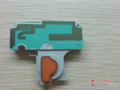 揭密4G智能机内部构造 索爱W950拆机图