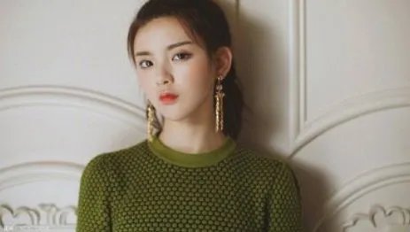 杨超越:还有多少一次来个痛快,换作是你,会怎么应对这些过去的旧闻?