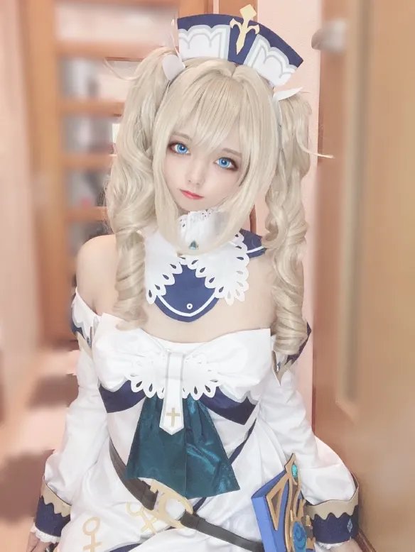 清纯又诱惑的黑丝大白腿 11区Coserてんうみ美图赏