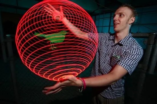 惊人的3D光画摄影 让你的现实如游戏般精彩！