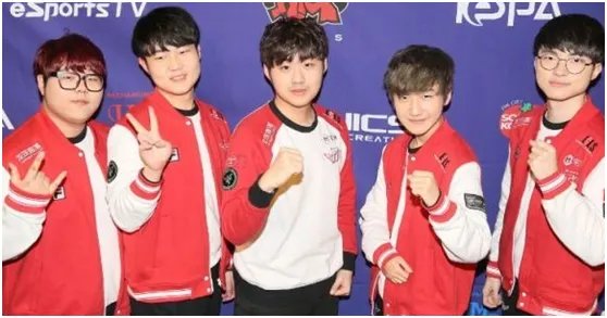 如何看待SKT的粉丝在微博上说希望SKT在鸟巢夺冠？