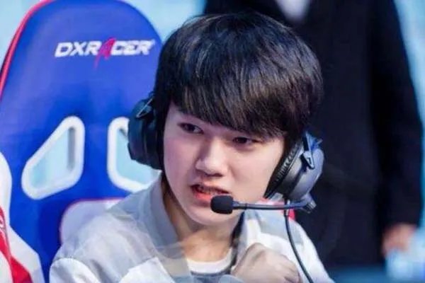 LOL中阿水去哪个队了