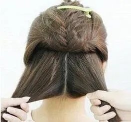 拉拉股辫怎么编