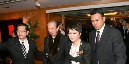 赌王何鸿燊七月出殡，他的扶灵人会有谁？