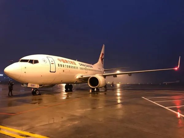 济南机场航班在八月三日上午大面积取消，对此你怎么看？