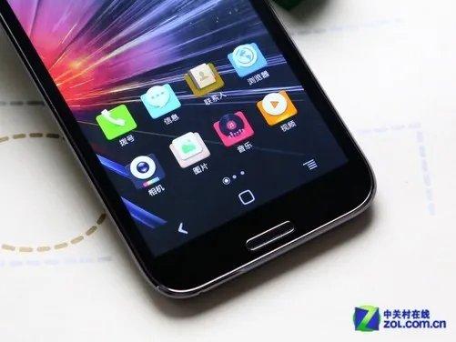 5.7英寸巨屏四核双卡双待 基伍大7图赏