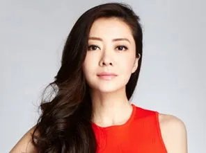 熊黛林素颜出镜整理衣物,郭富城有没有后悔过?