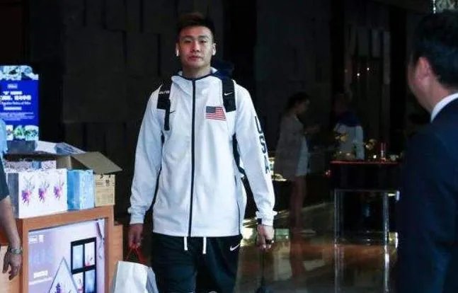 赵睿穿美国队外套 是和这个有关系吗