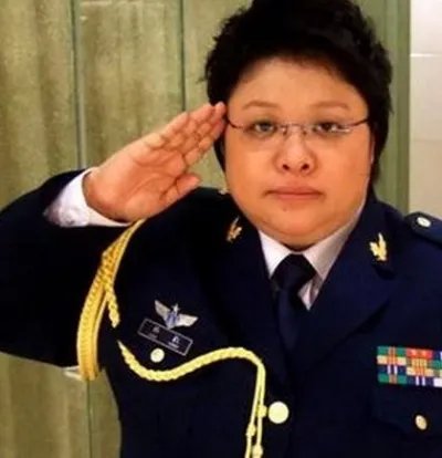 曝韩红宣布退伍原因 新身份曝光公司估值数亿