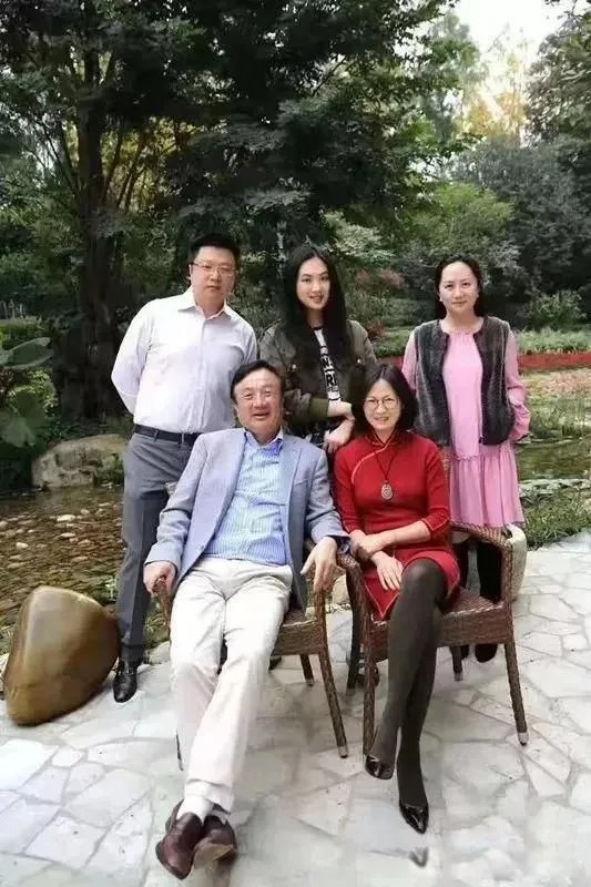 任正非有几个孩为什么不同姓 两女一儿有几段婚史