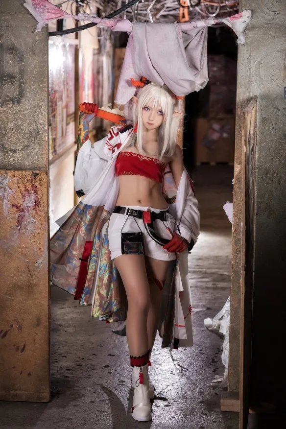 清纯又诱惑的黑丝大白腿 11区Coserてんうみ美图赏