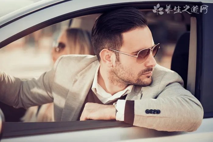 打伞开敞篷跑车  哪些行为属危险驾驶