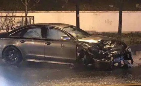 沃尔沃与奥迪相撞,沃尔沃被当场撞断成两截,你怎么看待?