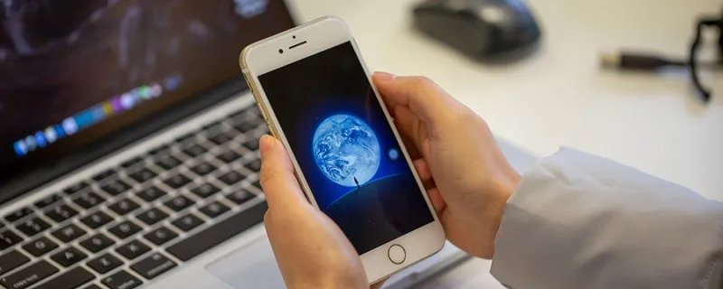 学校公开砸手机违法吗 学校砸手机犯法吗