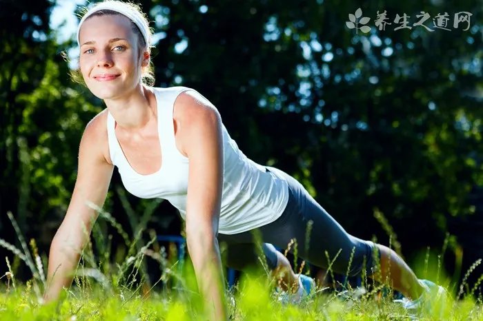 褐色配什么颜色？