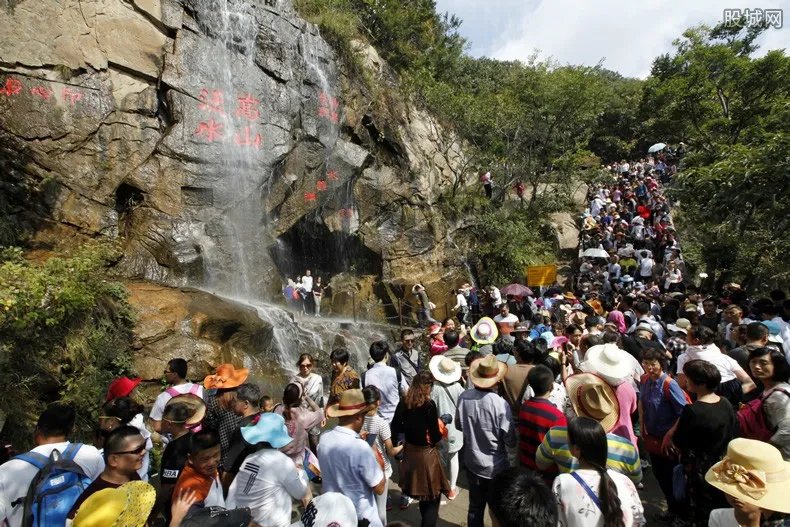 景区回应挂张东升禁入告示牌 想通过热点吸引互动