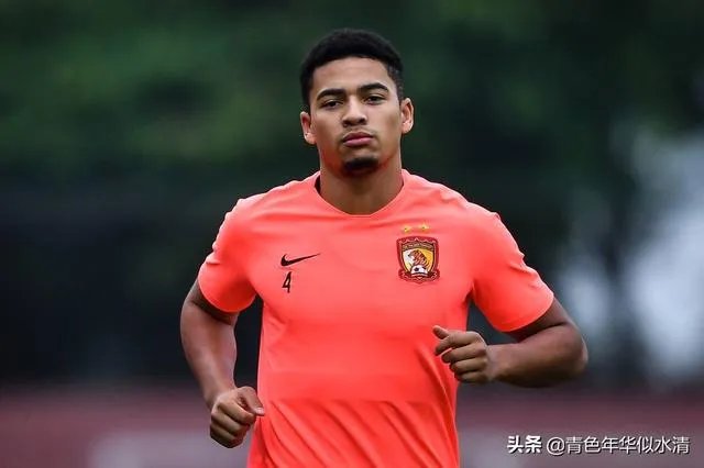 网上新闻报道高拉特已放弃巴西国籍，高拉特入籍已是板上钉钉，中国队将所向披靡吗？