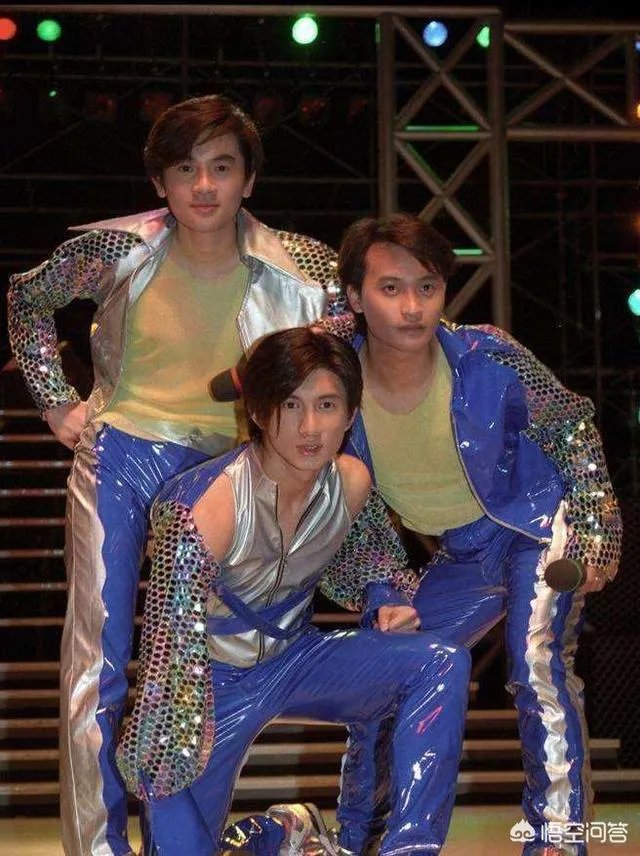 吴奇隆陈志朋回应苏有朋约饭说，发展各异的小虎队真能聚起来吗？