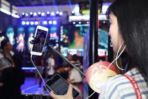 上海破获首例网红直播带货售假案