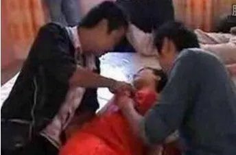 新娘要8800下车钱,你觉得这种习俗如何?