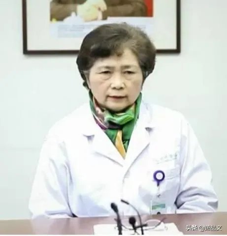 同一航班51人确诊！中国籍归国免费治疗。你怎么看？