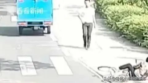 嘉兴快递小哥扶老人反被讹幸得监控还清白，最终，交警对老人进行批评教育结尾，怎么看？