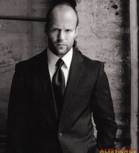 张亮热吻娇妻女网友“心碎了”盘点全球男神