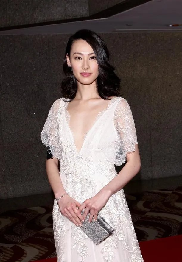 豪门“弃妇”梁洛施:为李泽楷生下三个儿子,为何依旧嫁不进李家?