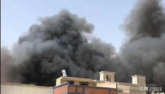 奇迹!巴基斯坦一架客机坠毁,银行行长竟然生还,你怎么看?