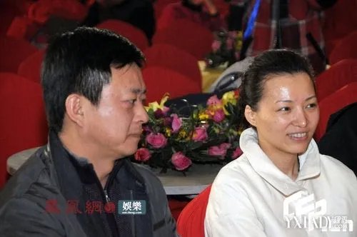 董卿富豪男友宓春雷曝光董卿素颜照很雷人(图)