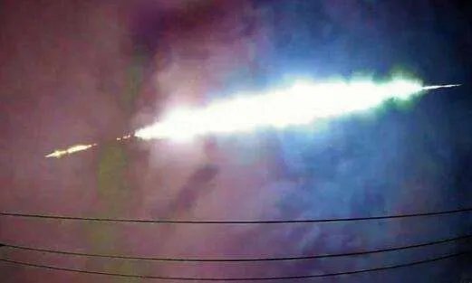 日本上空再现“火球”伴有爆炸声,是否与贵州声音有关联?