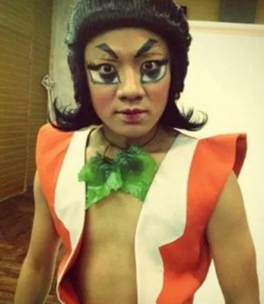 王祖蓝扮葫芦娃图片曝光 逆天模仿笑抽全场