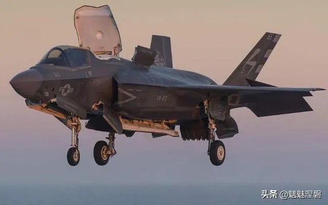 如果日本出云级直升机航母搭载F-35战机能够战胜俄罗斯航母吗?