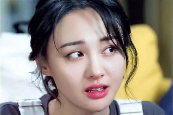 郑爽硬刚回应收视暴跌,你觉得这种趋势正常吗