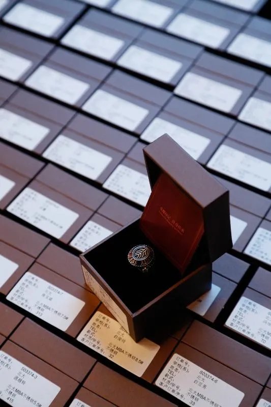 毕业戒指的介绍