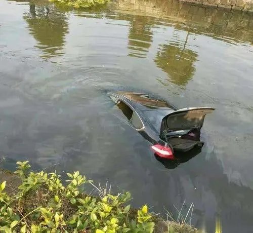 湖南益阳一防汛干部坠河遇难