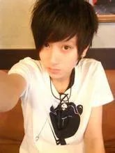 郑靓歆是男是女